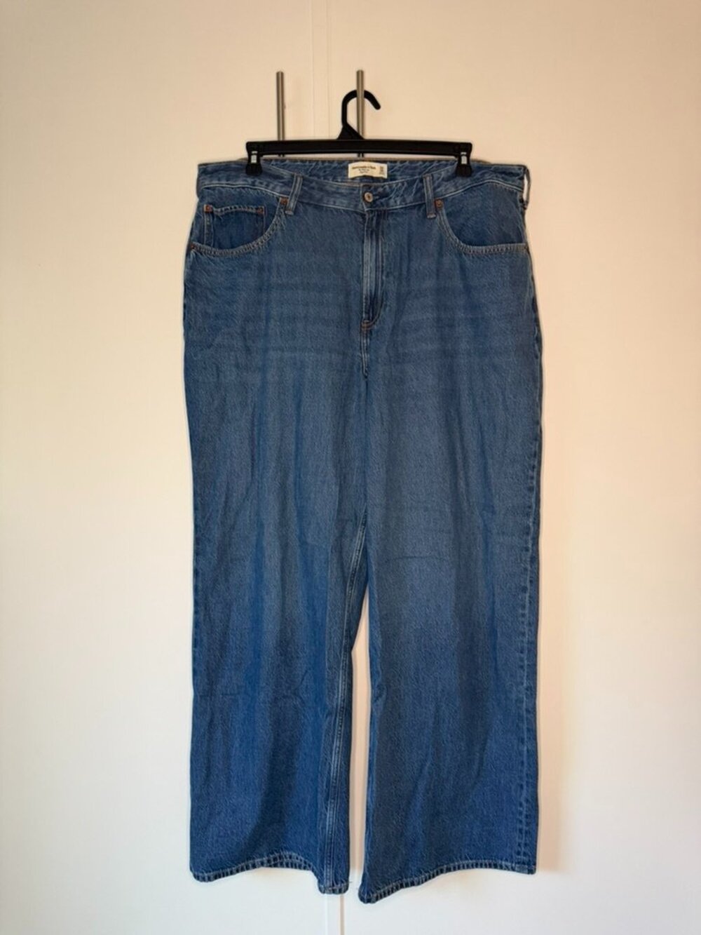 Abercrombie & Fitch Jean - Curve Love - The Wide Leg High Rise